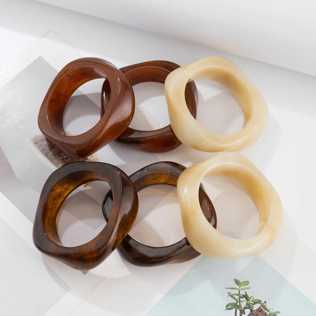 NOLA RESIN ARMBAND